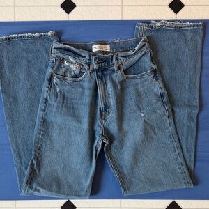 A&F 90s Relaxed High Rise Jean